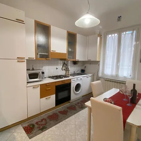 Glitter Apartment La Spezia