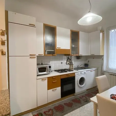 Glitter Apartment